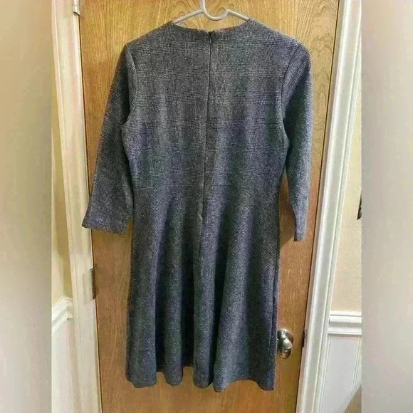 UNIQLO Gray Plaid Herringbone Fit and Flare Dress Stretch Size S 3/4 Sleeve - Picture 3 of 7